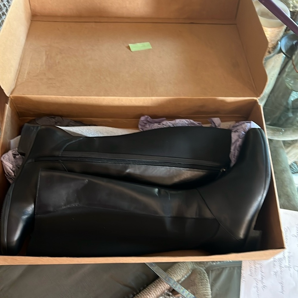 Trotters "Misty" wide Shaft wide 8 black zippered boot